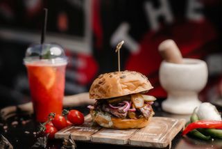 Meniu Burger vita black angus