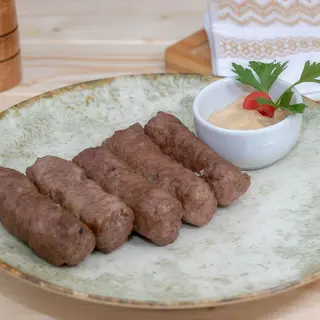 4 mici cu cartofi prajiti rustici si mustar 