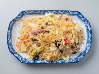 Spaghete de orez cu fructe de mare