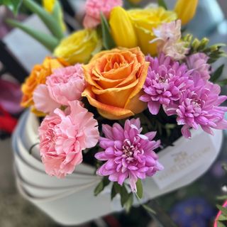 Landou cutie cu flori naturale