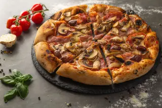 Pizza Quattro Stagioni medie