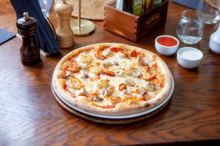 Pizza cu fructe de mare