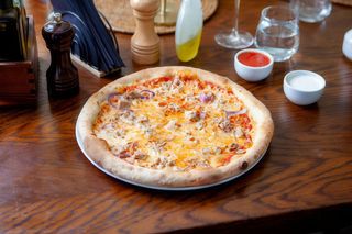 Pizza Tonno e cipola