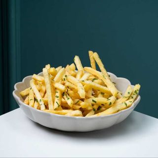 Cartofi prăjiți cu parmezan și usturoi