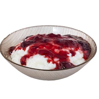 Orez cu lapte și dulceață de visine