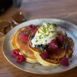 Clatite cu ricotta si lamaie 