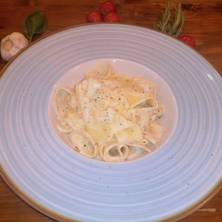 tagliatelle cu pui si mix ciuperci