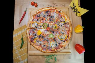 Pizza ca la tara Ø 32cm