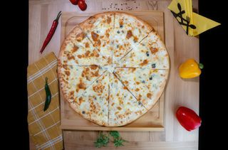 Pizza regina branzeturilor Ø 32cm