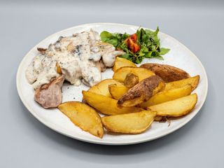 Muschiulet de porc in sos de ciuperci