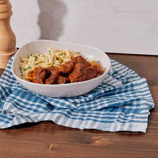Gulaș bavarez cu spätzle