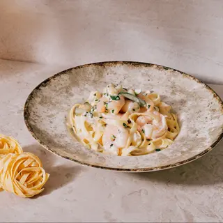 Tagliatelle cu creveți și zucchini