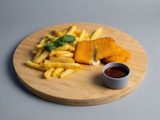 Meniu 3buc cașcaval pane+Sos Usturoi