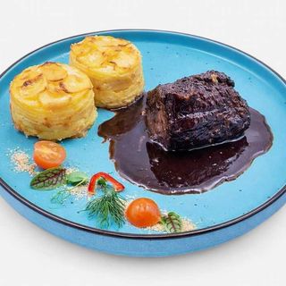 Muschi de vita cu otet balsamic si cartofi gratinati 400 gr