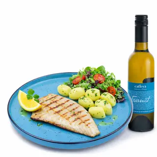 Calcan la grătar cu cartofi natură și salată proaspătă , inclus  vin alb sec 0,187 L,  200/200/100 g8