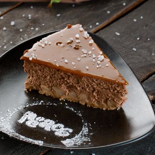Salty Caramel Cheesecake