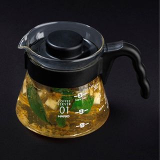 Infuzie de mușețel, salvie, tei