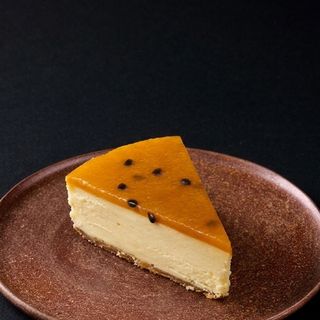 Cheesecake cu mango si fructul pasiunii