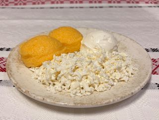 Mamaliguta cu branza si smantana 200g