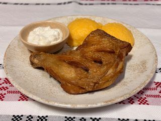 Pulpa de pui la ceaun cu usturoi si mamaliguta