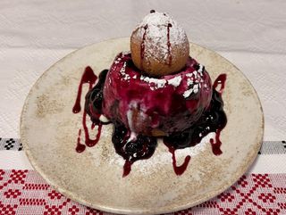 Papanas cu dulceata si smantana