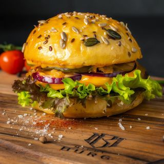 Clasic burg (vită și porc)