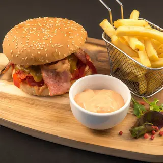 Smoke'n Fire burger