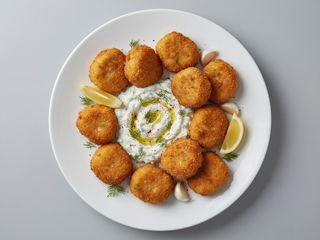 Crochete de pui cu sos tzatziki