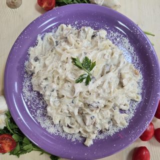 Spaghete,  penne sau tagliatelle QUATRO FORMAGI 