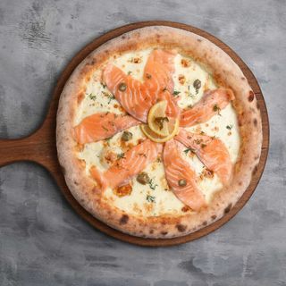 Pizza al salmone