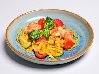 Tagliattelle cu creveti si zucchinni