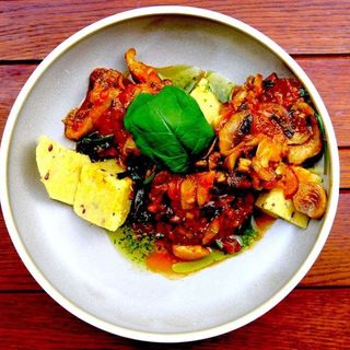 ciuperci cu spanac și mămăligă 