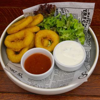 inele de calamar crocant cu sos cretan*