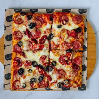 Pizza Pepperoni (2 persoane)