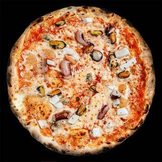 Pizza cu fructe de mare