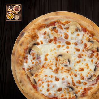 Pizza Prosciutto Funghi