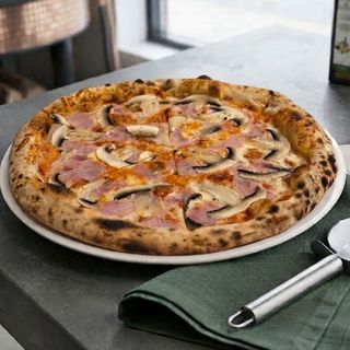 Pizza Prosciutto Funghi 
