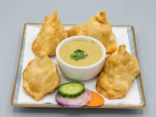 Vegetable samosa 