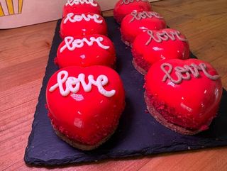 MOUSSE CIOCOLATA NEAGRA cu Fructe de Padure 120gr