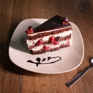 Tort de ciocolată cu vișine