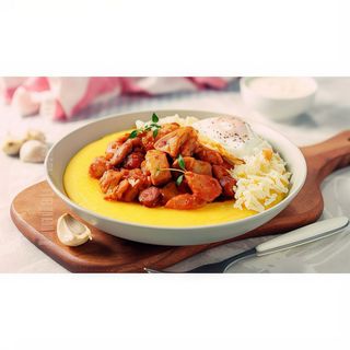 TOCHITURA ARDELENEASCA CU MAMALIGA, OU OCHI SI SALATA DE VARZA