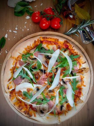Pizza Prosciuto E Funghi