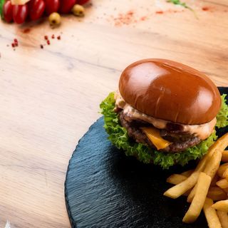DUBLU CHEESE BURGER