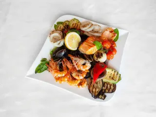 Platou Mediteranean (pentru 3 persoane)