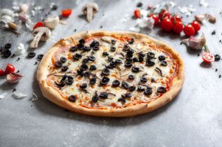 Pizza Prosciutto e Funghi