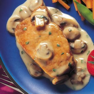 Porc înăbușit cu sos de ciuperci