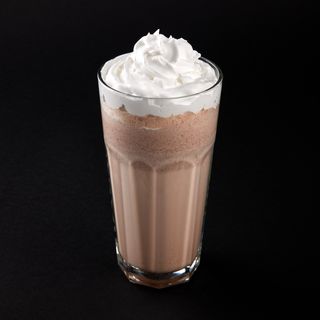 Milkshake cu înghețată de vanilie și biscuiți