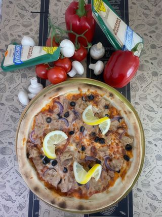 Pizza Tonno e Cipolla Ø40cm 