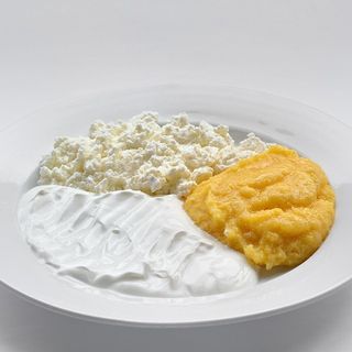 Mamaliga cu branza si smantana