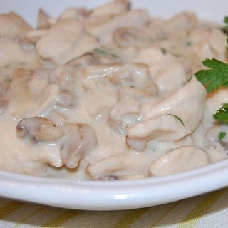 Ciulama de pui cu ciuperci